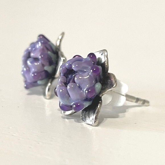 Sterling Silver Petite Purple Flower Stud Earrings Glass Lampwork Earrings - Picture 5 of 9